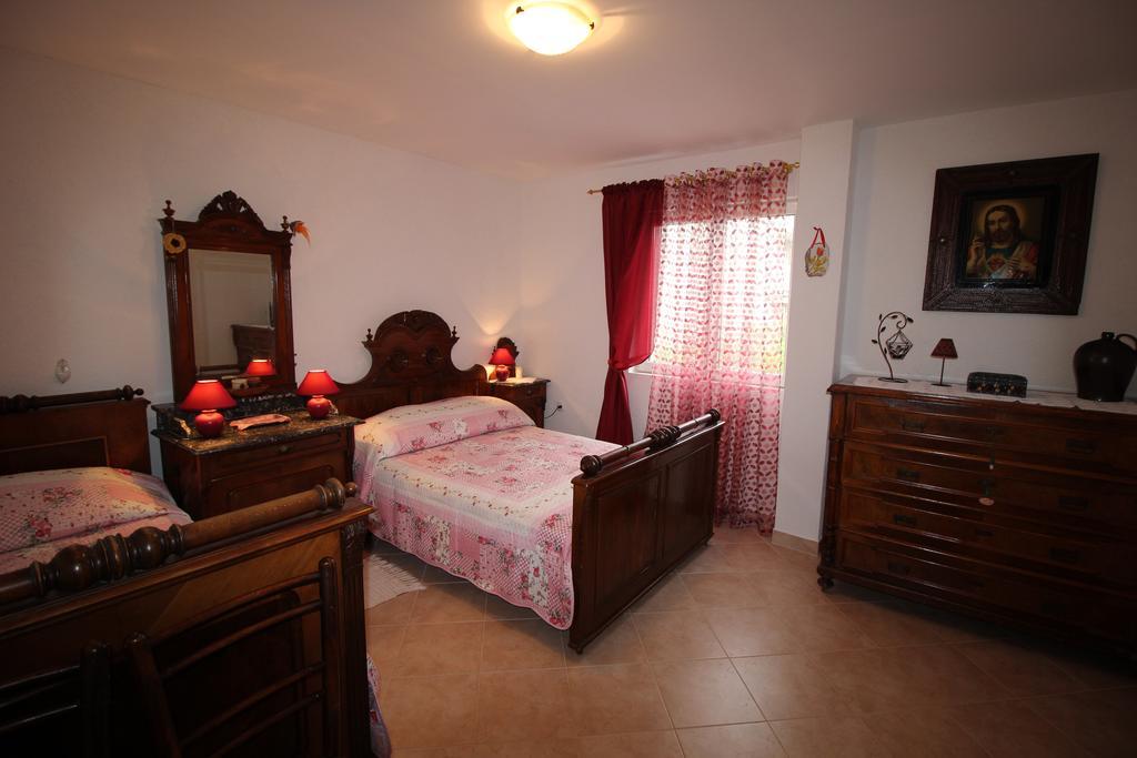 Megi1 Apartment Vrbnik Ruang foto